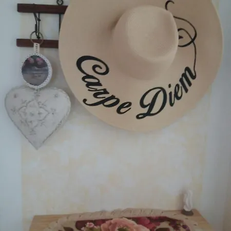 Castel Nonna Franka Apartment Sutivan