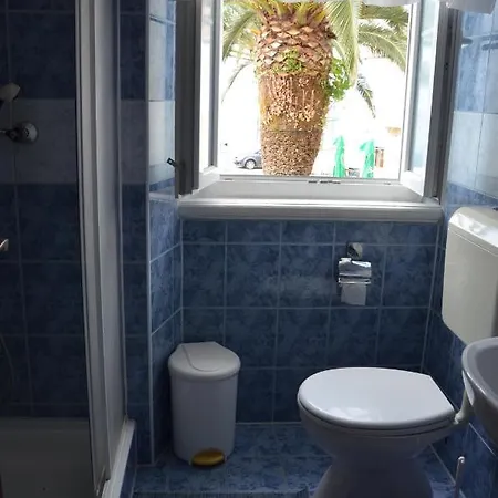 Castel Nonna Franka Sutivan