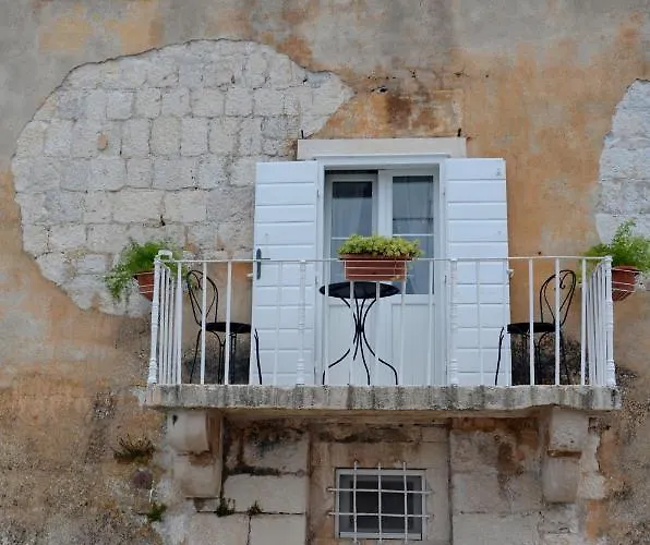 Castel Nonna Franka * סוטיבאן